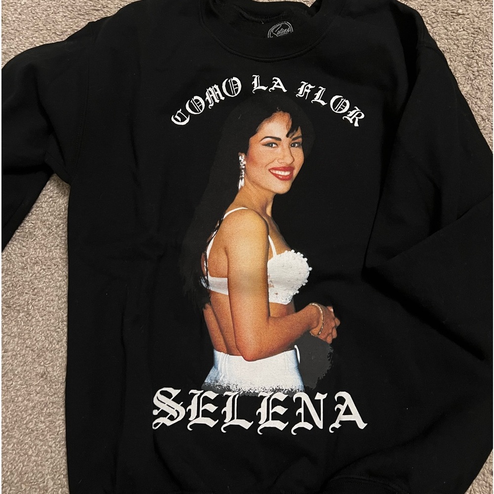 Selena crew neck